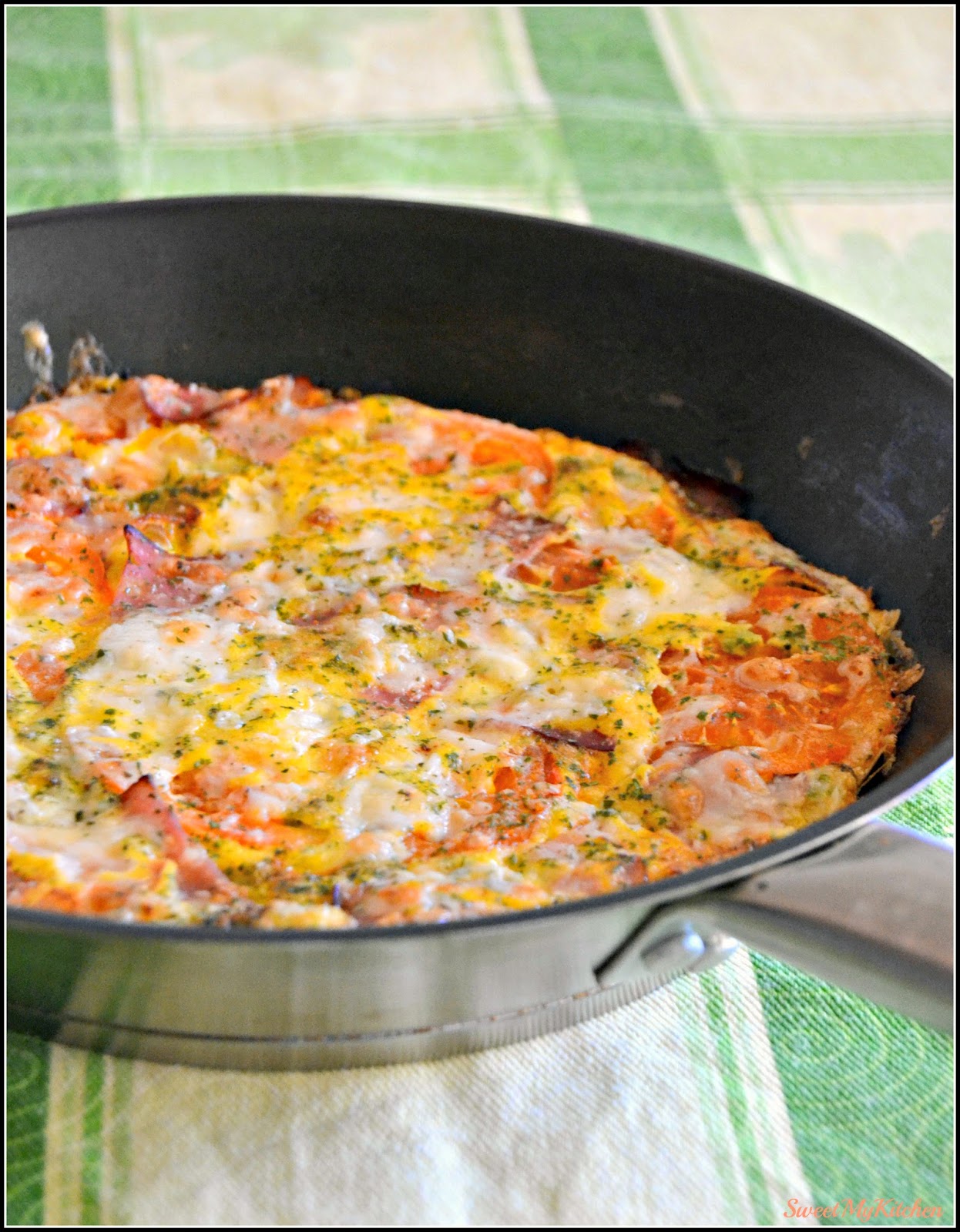 Gâteau d'omelette aux tomates