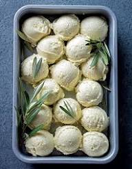 Glace à l'huile d'olive